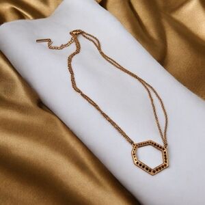 Elegant Gold Necklace with Hexagonal Pendant